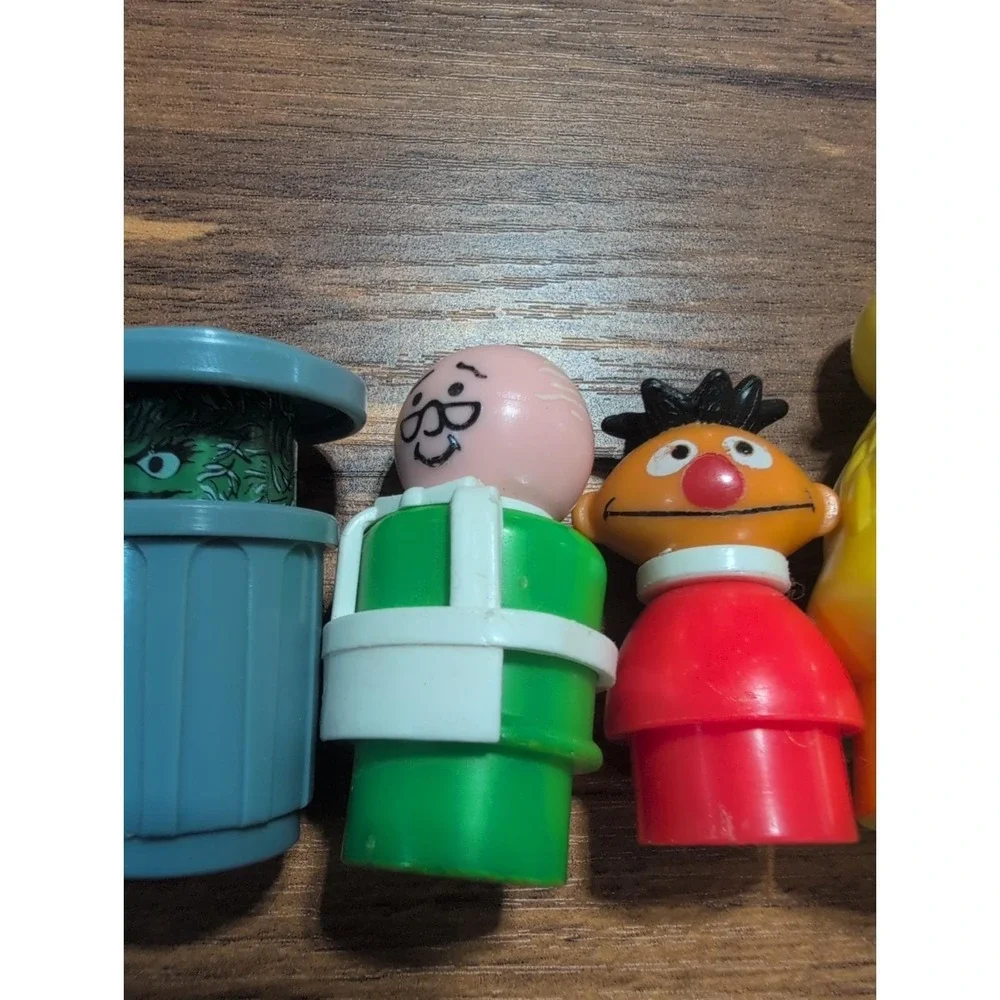 Vintage Fisher-Price Little People #937 Sesame Street Clubhouse Figures Lot Of 5